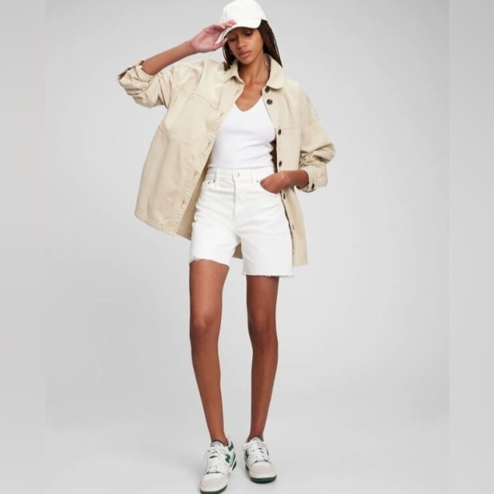 NWT GAP 6" High Rise Cheeky White Midi Shorts Washwell Size 26 2P